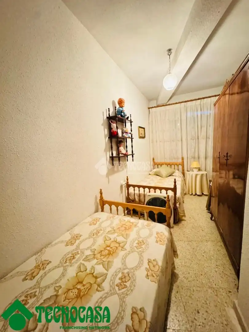 Habitación de Casa adosada en venta en Los Navalmorales con Aire acondicionado y Terraza