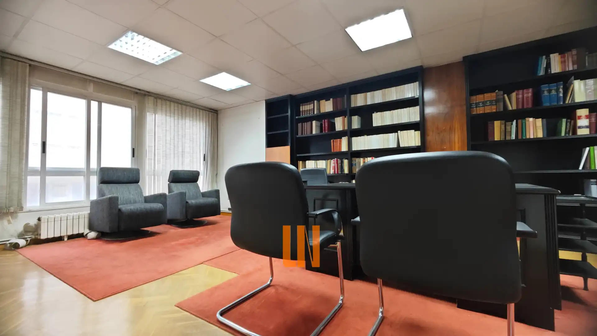 Büro zur Miete in A Coruña Capital  mit Heizung und Internet