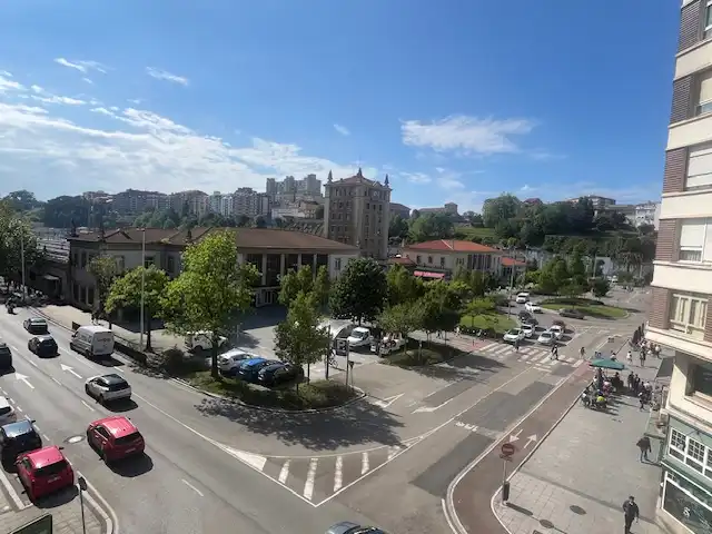 Außenansicht von Wohnung zum Verkauf in Santander mit Heizung, Abstellraum und Ofen