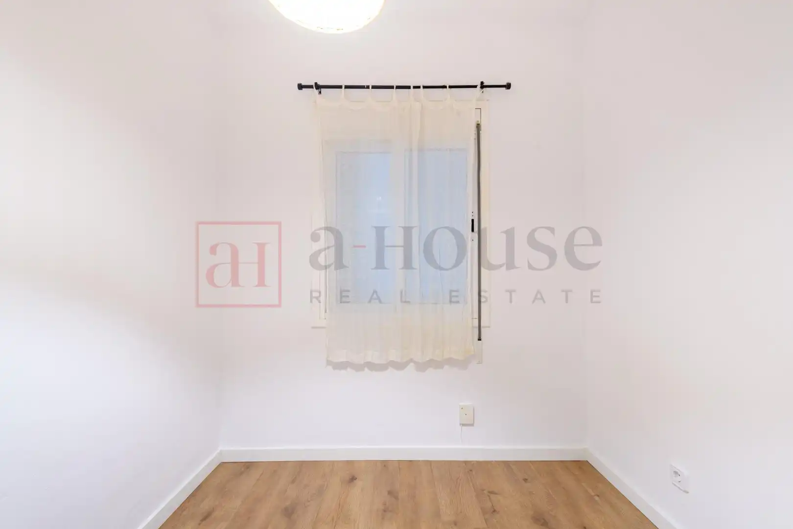 Bedroom of Flat for sale in Barcelona  with Air Conditioner, Heating and Private garden