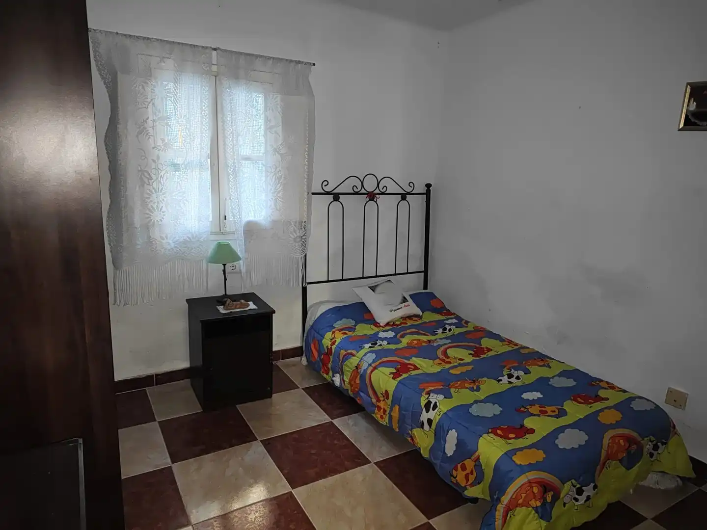 Habitación de Casa adosada en venta en Málaga con Aire acondicionado, Terraza y Amueblado