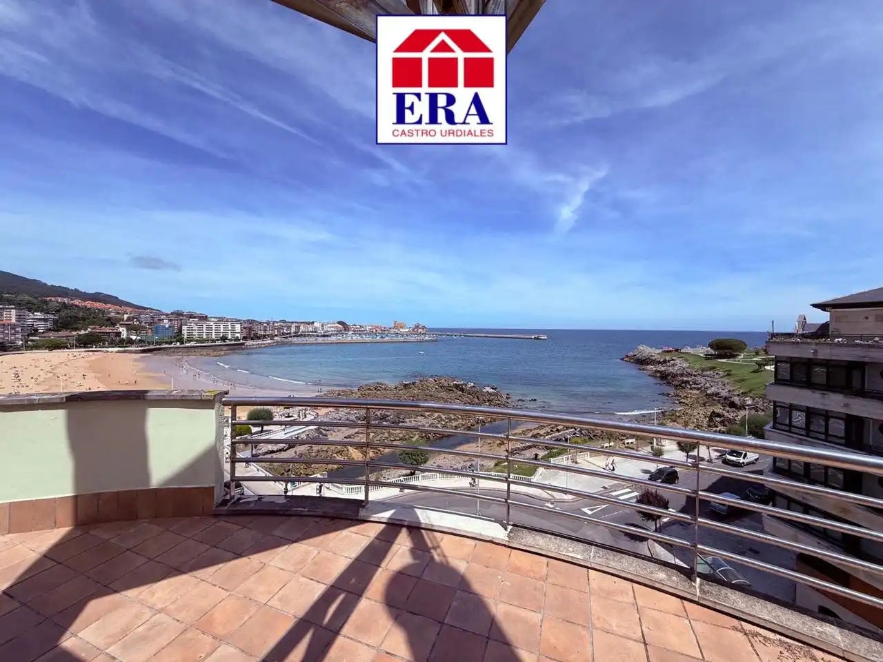Ático en venta en Castro-Urdiales con Calefacción, Parquet y Terraza
