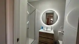 Bany de Apartament de lloguer en Villaviciosa de Odón amb Aire condicionat, Calefacció i Parquet