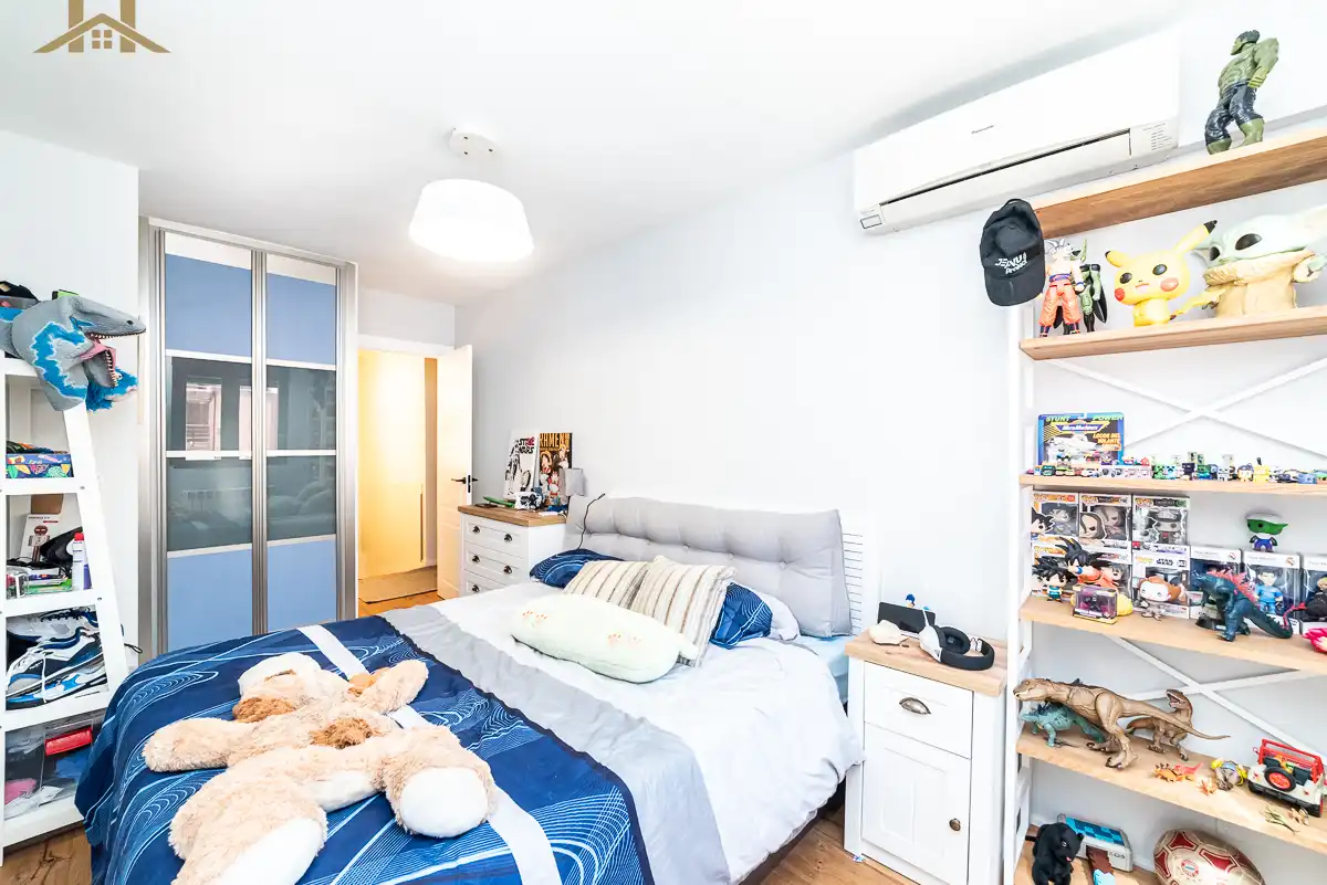 Habitación de Dúplex en venta en Leganés con Aire acondicionado, Calefacción y Jardín privado