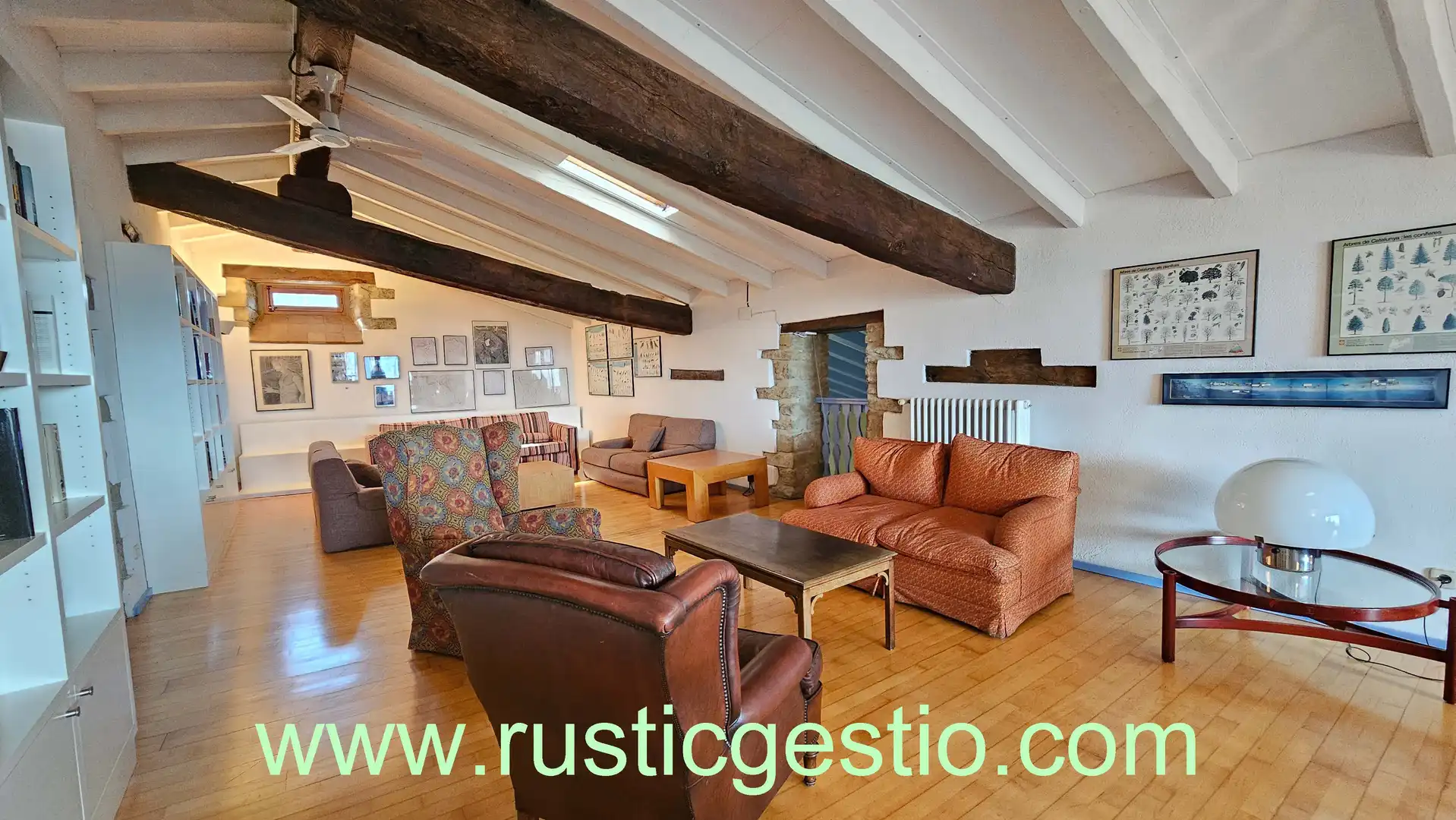 Country house zum Verkauf in La Vall d'en Bas mit Heizung, Privatgarten und Parkett