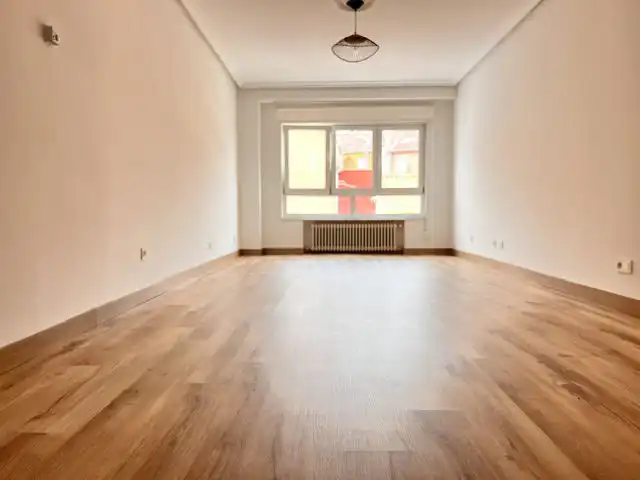 Sala de estar de Piso de alquiler en Gijón  con Calefacción y Parquet