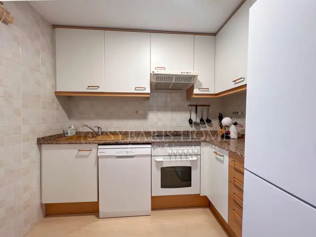 Cocina de Apartamento de alquiler en Dénia con Aire acondicionado, Jardín privado y Terraza