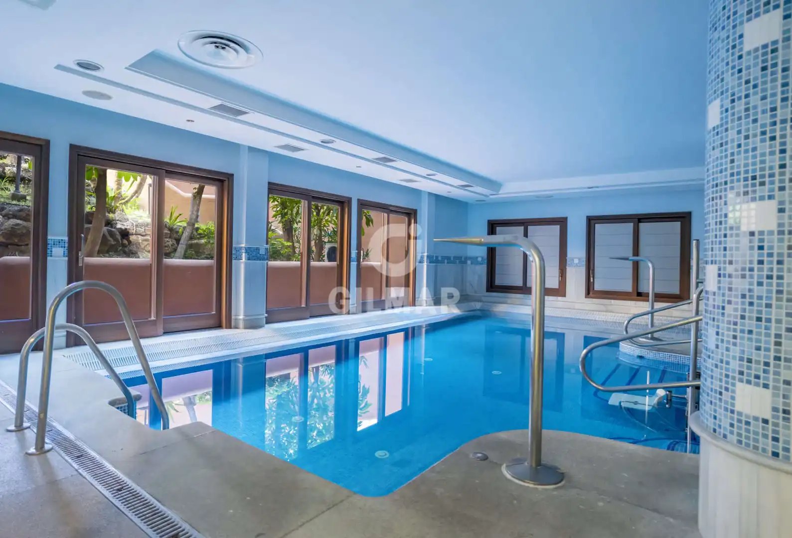 Piscina de Planta baja en venta en Estepona con Calefacción, Jardín privado y Trastero