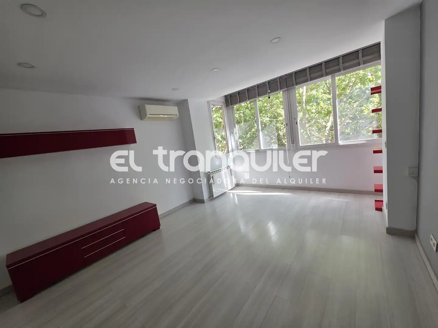 Living room of Flat for rent in Madrid  with Air Conditioner, Furnished and Washing machine