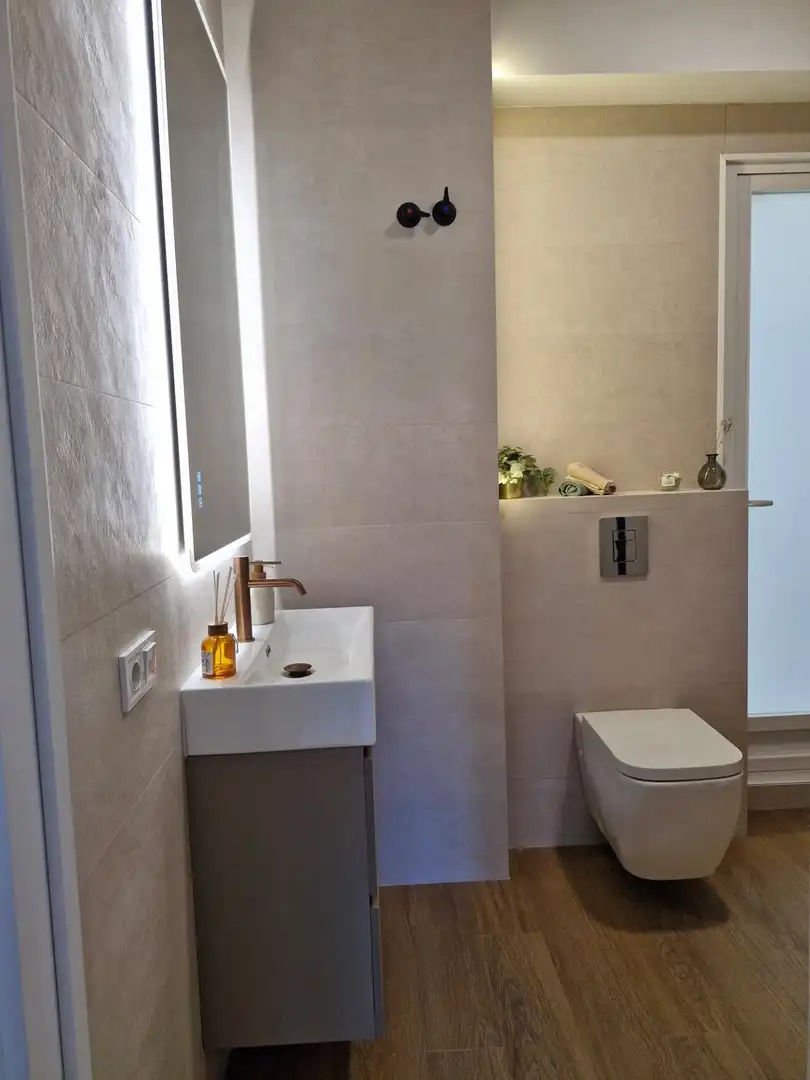 Bany de Apartament en venda en Valencia amb Aire condicionat, Terrassa i Traster