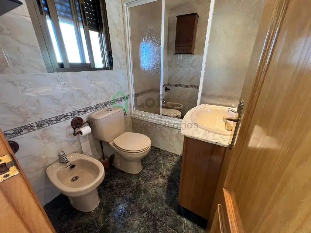 Badezimmer von Gebäude zum Verkauf in Badajoz
