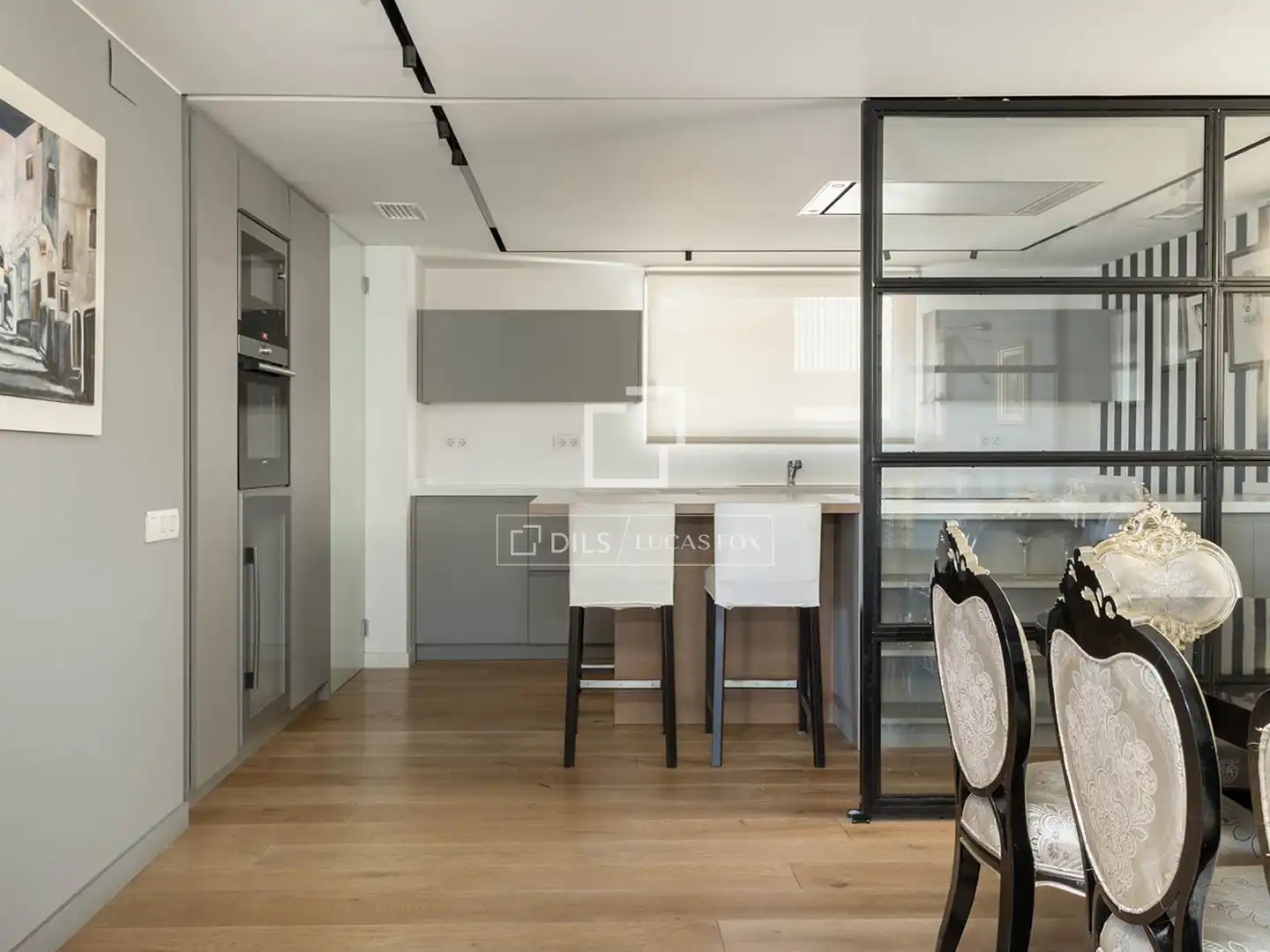 Wohnung zum Verkauf in Barcelona mit Klimaanlage und Terrasse