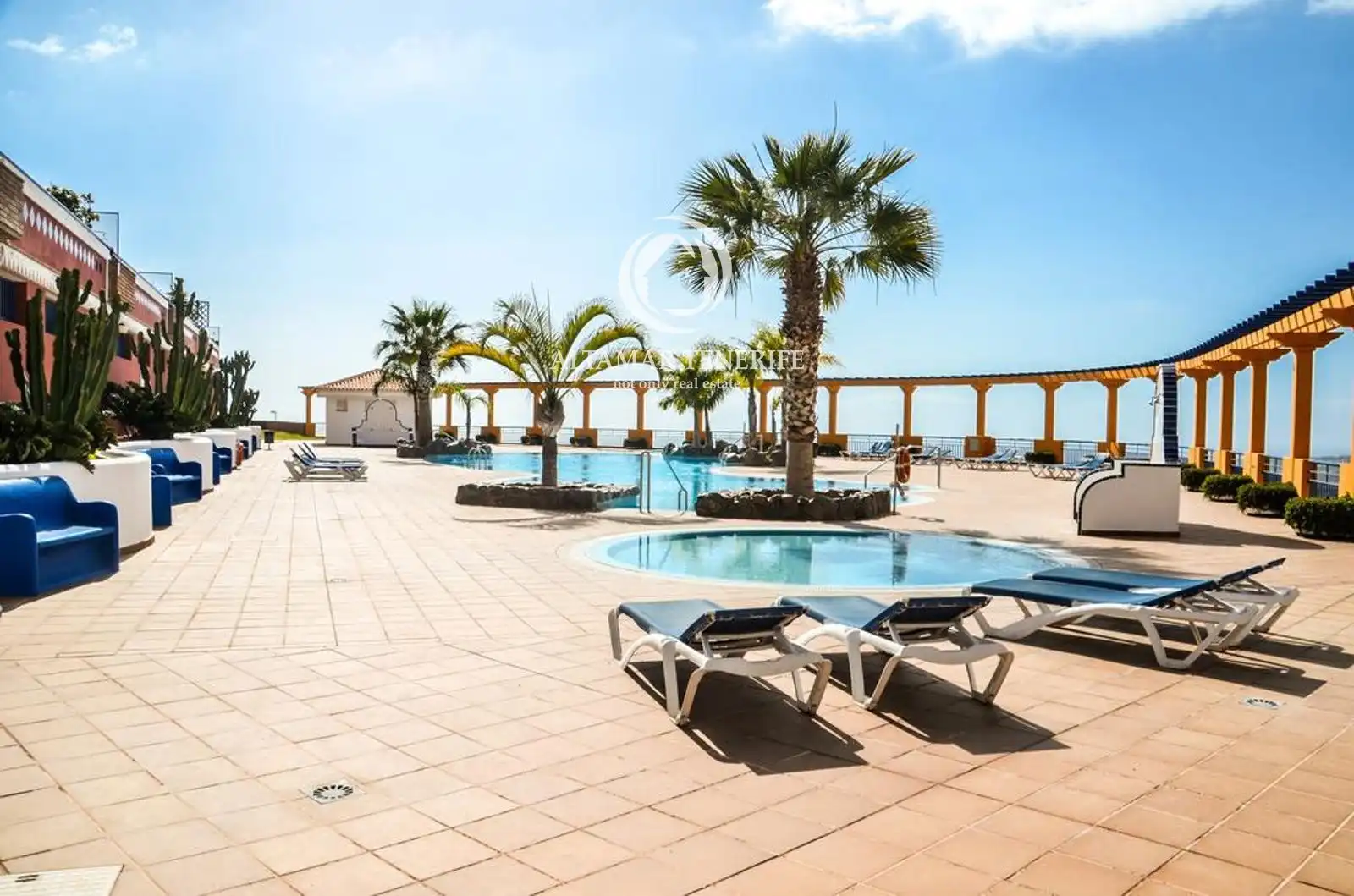 Piscina de Apartament de lloguer en Adeje amb Terrassa, Traster i Piscina