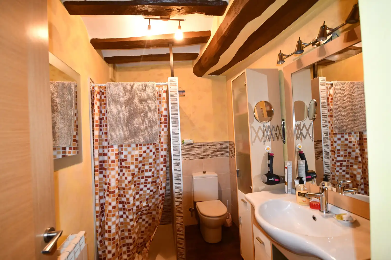 Bany de Finca rústica en venda en Fuenmayor amb Calefacció, Parquet i Terrassa