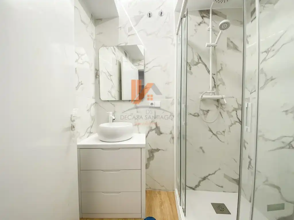 Baño de Casa adosada en venta en Santiago de Compostela  con Balcón