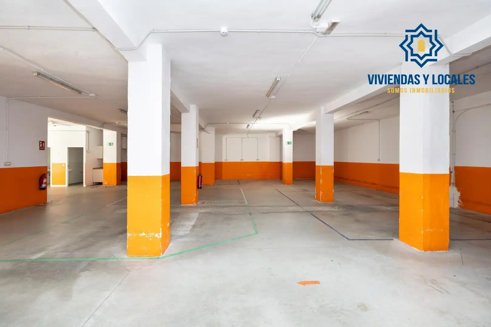Parking de Local en venta en Granada
