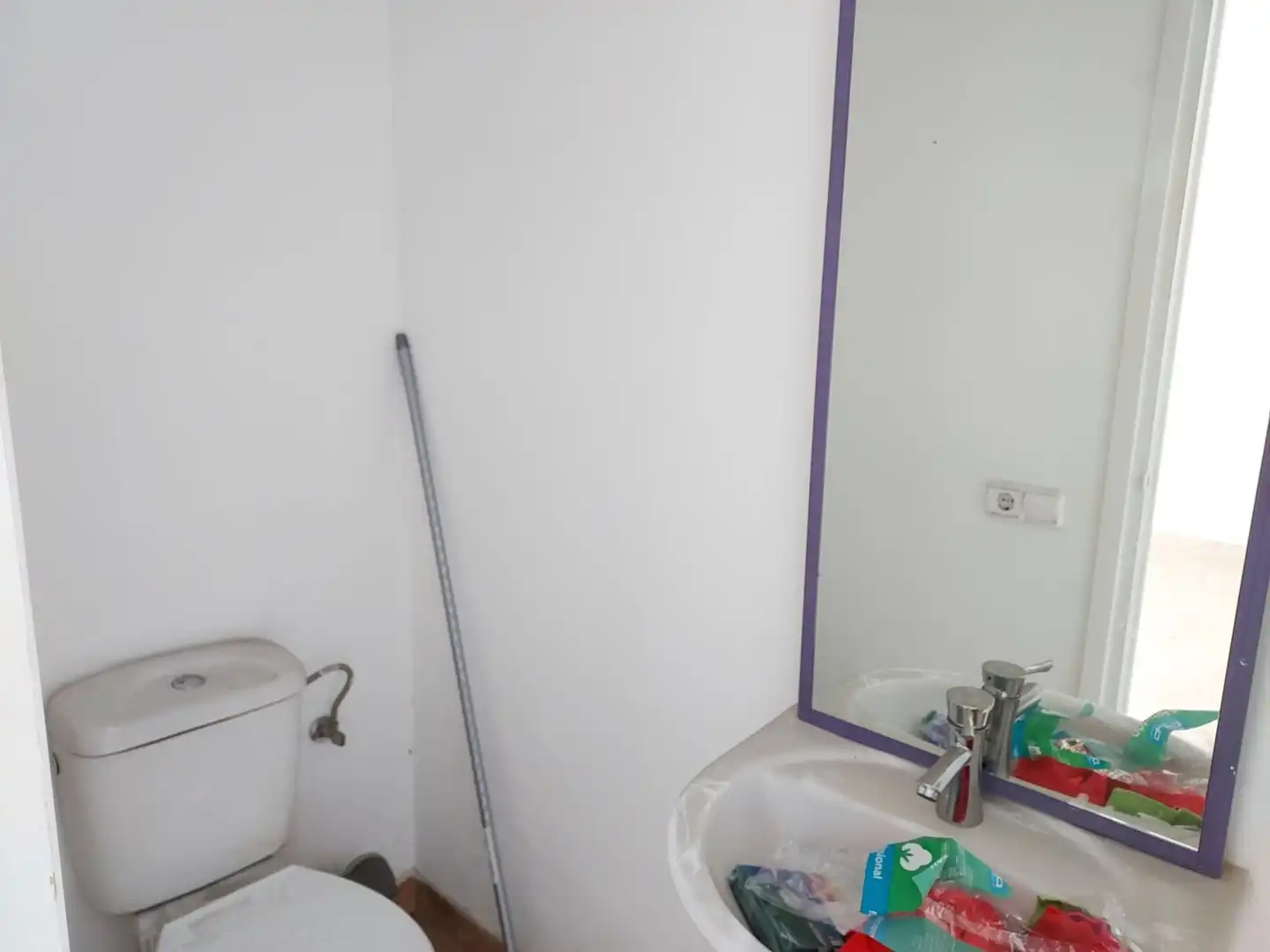 Bathroom of Commercial properties for rent in Barberà del Vallès
