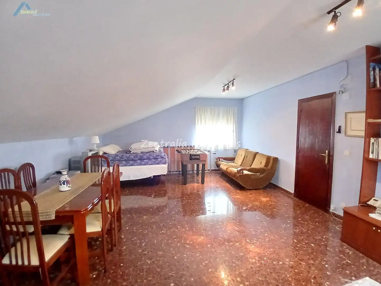 Sala de estar de Casa o chalet en venta en Zaragoza con Aire acondicionado, Calefacción y Jardín privado