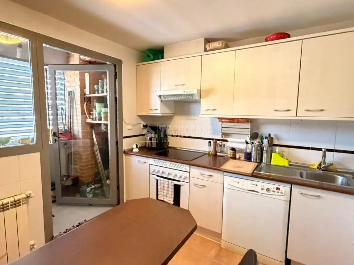 Kitchen of Flat for sale in Valdemoro  with Air Conditioner, Storage room and Community pool