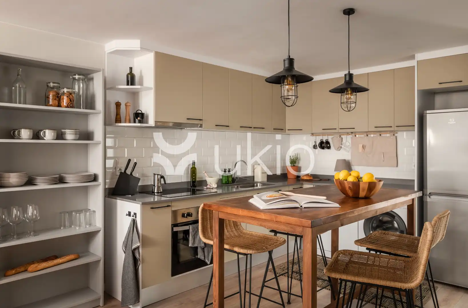 Cocina de Apartamento de alquiler en Eixample
