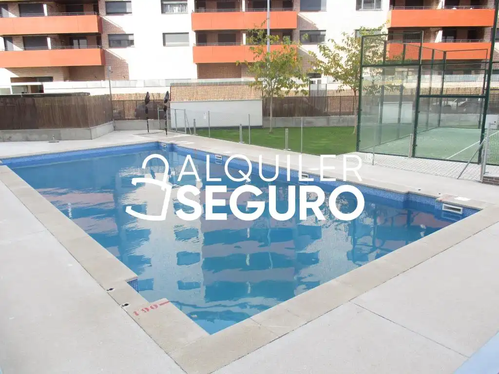 Piscina de Pis de lloguer en Alcalá de Henares amb Aire condicionat, Calefacció i Terrassa