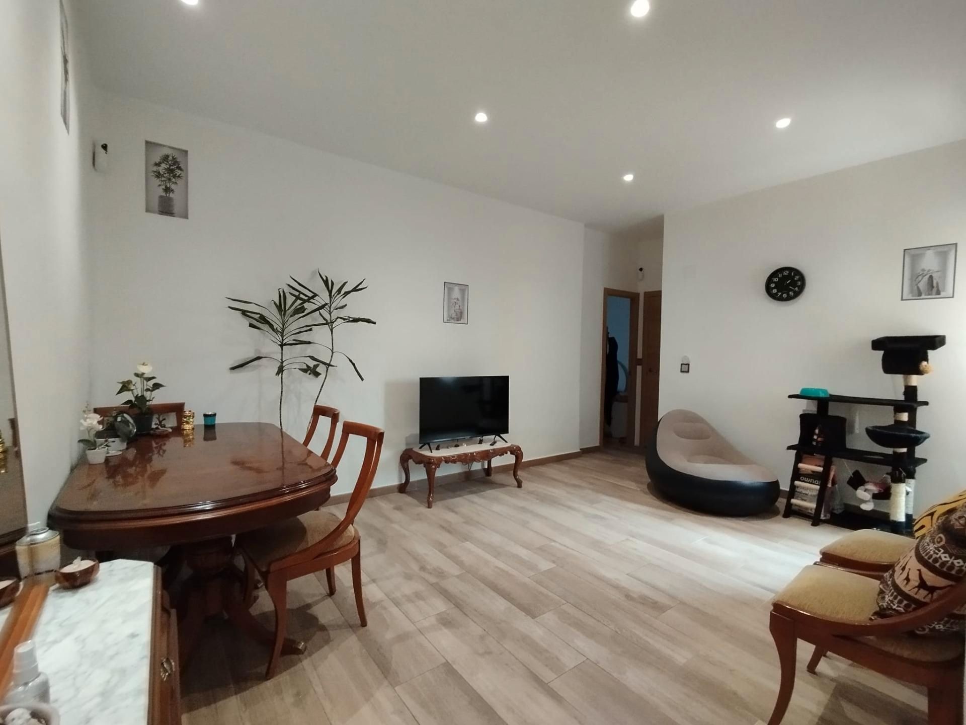 Sala d'estar de Pis en venda en  Madrid Capital amb Aire condicionat, Calefacció i Parquet