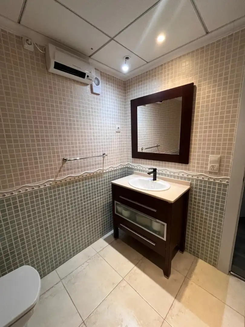 Baño de Piso en venta en Águilas con Aire acondicionado, Parquet y Terraza