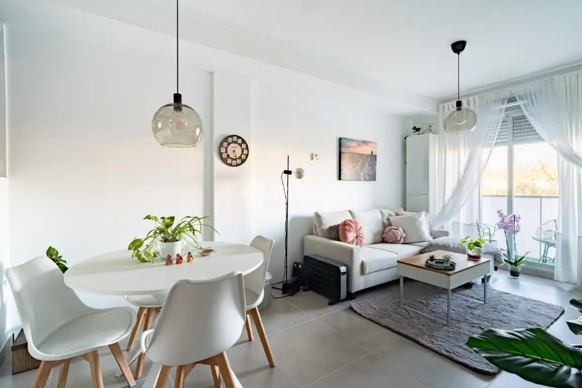 Living room of Flat for sale in Granada  with Air Conditioner, Heating and Terrace