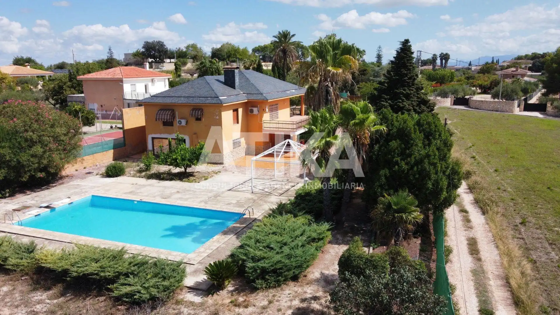 Chalet con terraza en venta en Santa Ana