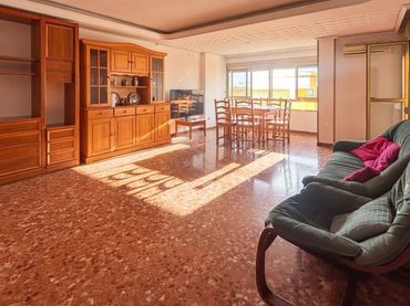 Piso con balcón en venta en Carrer del Cid 11