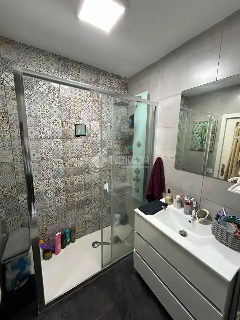 Badezimmer von Wohnung zum Verkauf in Coslada
