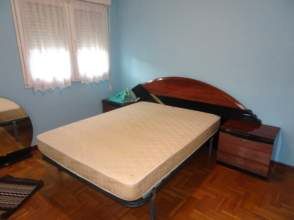 Bedroom of Flat to rent in Gijón   with Heating, Parquet flooring and Furnished