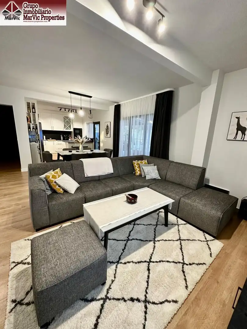 Sala de estar de Casa o chalet en venta en Benidorm con Aire acondicionado, Terraza y Piscina