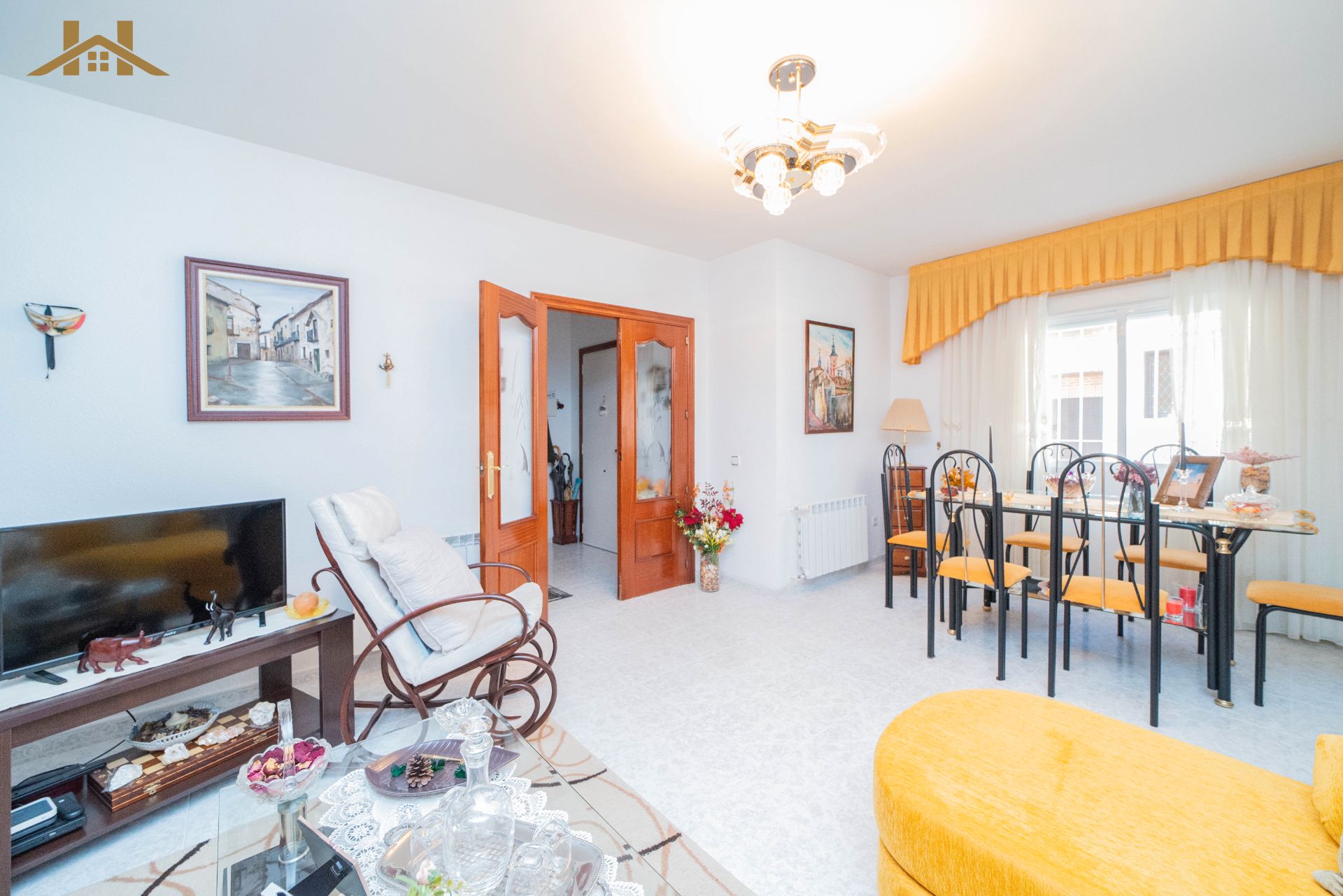 Living room of Single-family semi-detached for sale in Ugena  with Heating, Private garden and Furnished