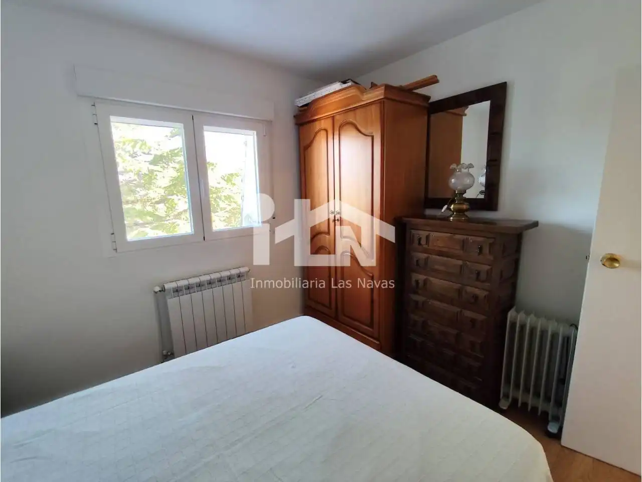 Bedroom of Flat for sale in Las Navas del Marqués   with Heating, Terrace and Storage room