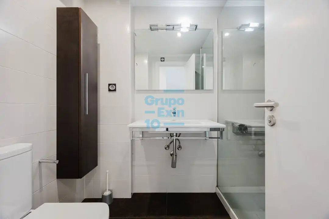 Bathroom of Flat for sale in Donostia - San Sebastián   with Heating and Terrace