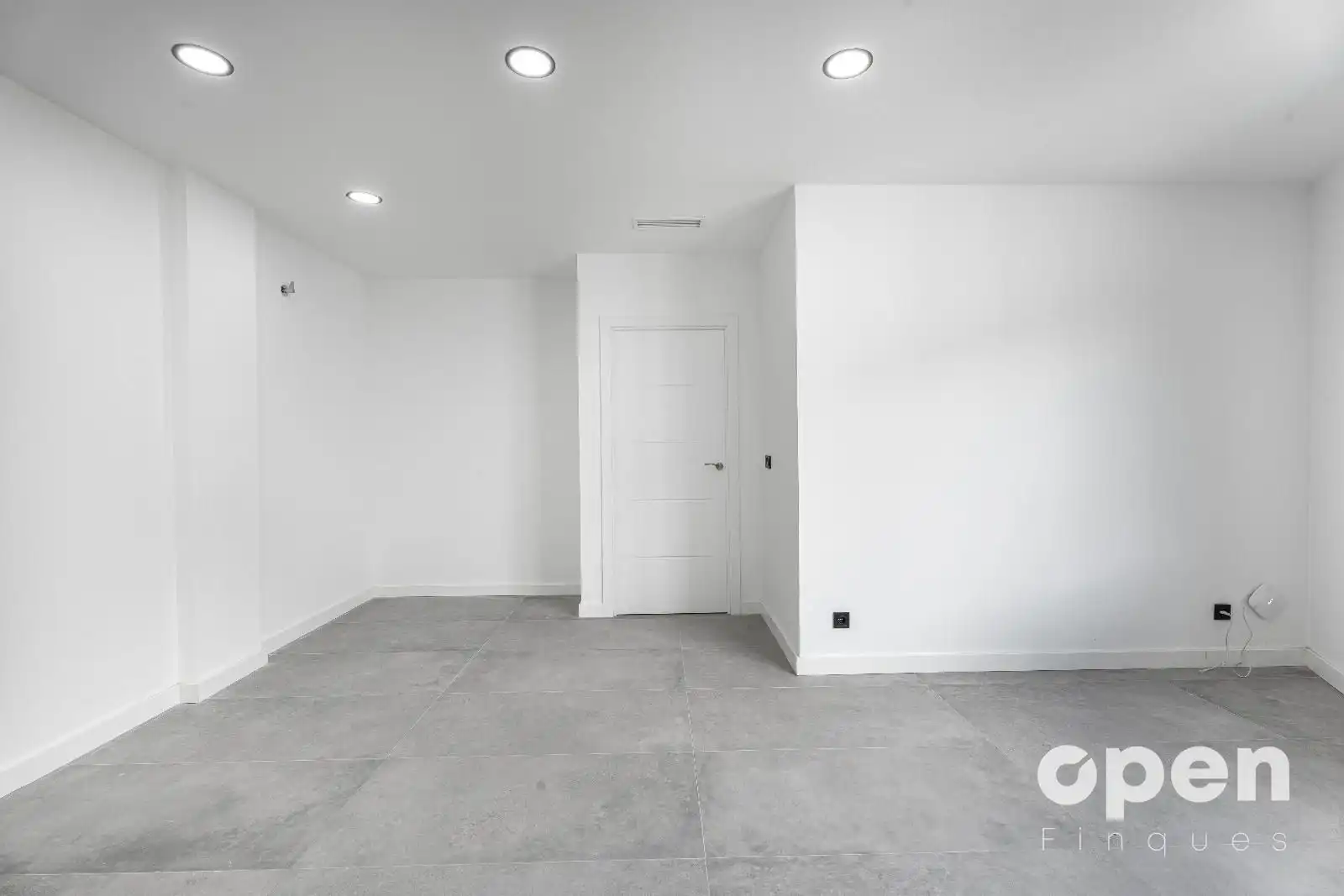 Wohnung zum Verkauf in Terrassa mit Klimaanlage, Heizung und Terrasse