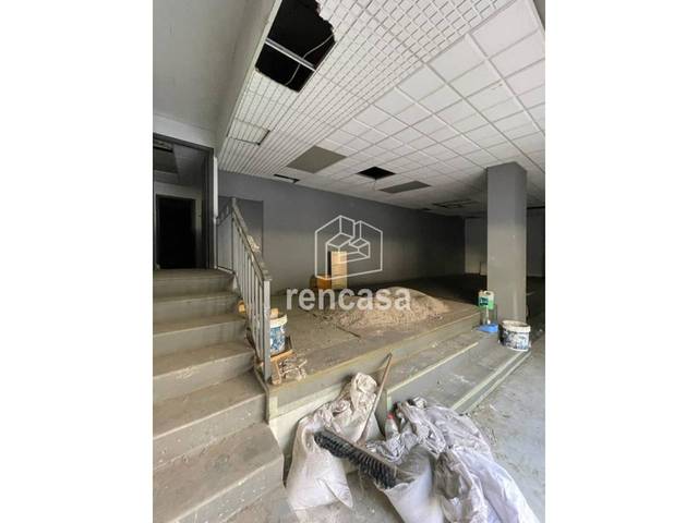 Local comercial en Alquiler en Avenida Valencia en Cappont
