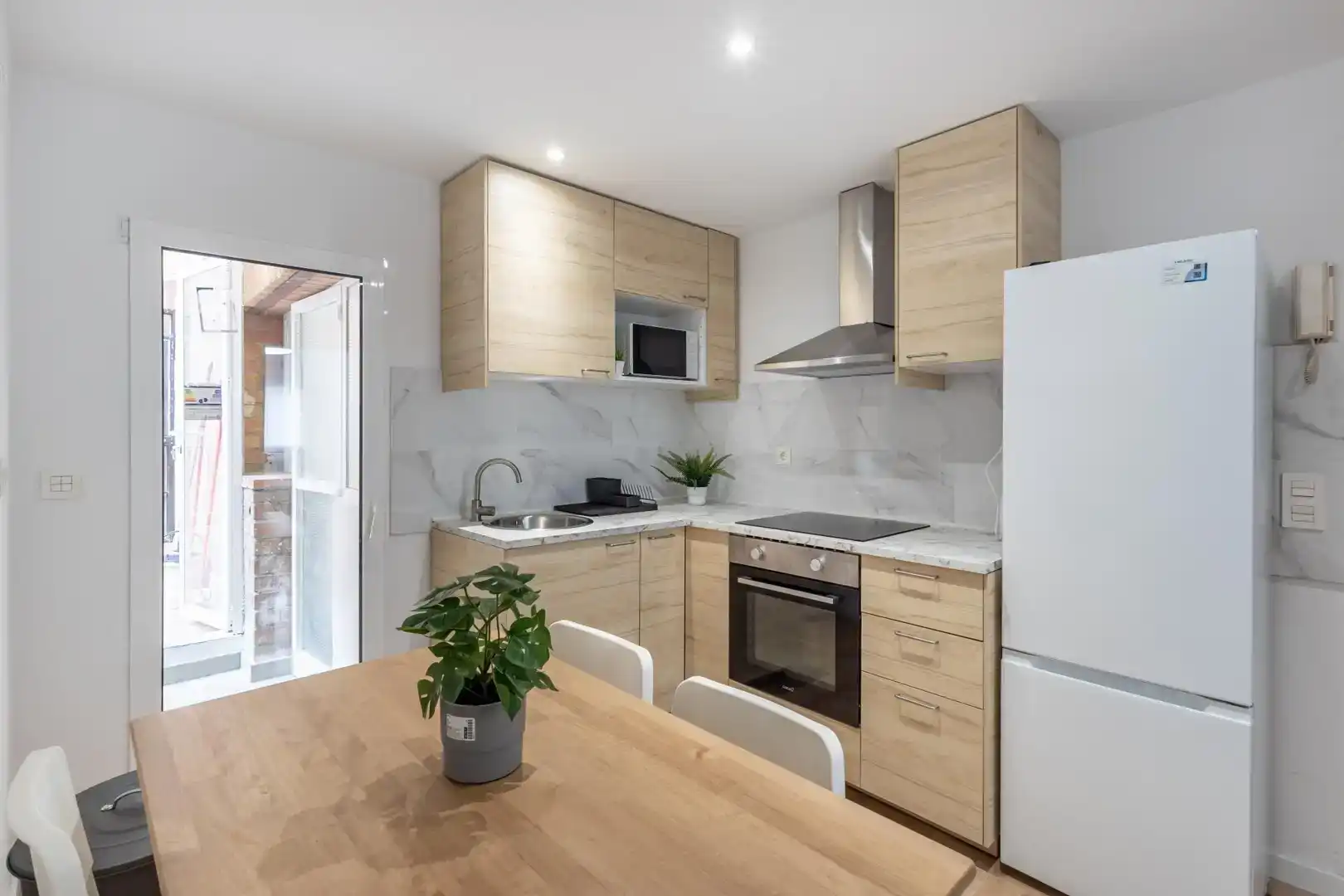 Kitchen of Ground floor for rent in Granada  with Parquet flooring and Furnished
