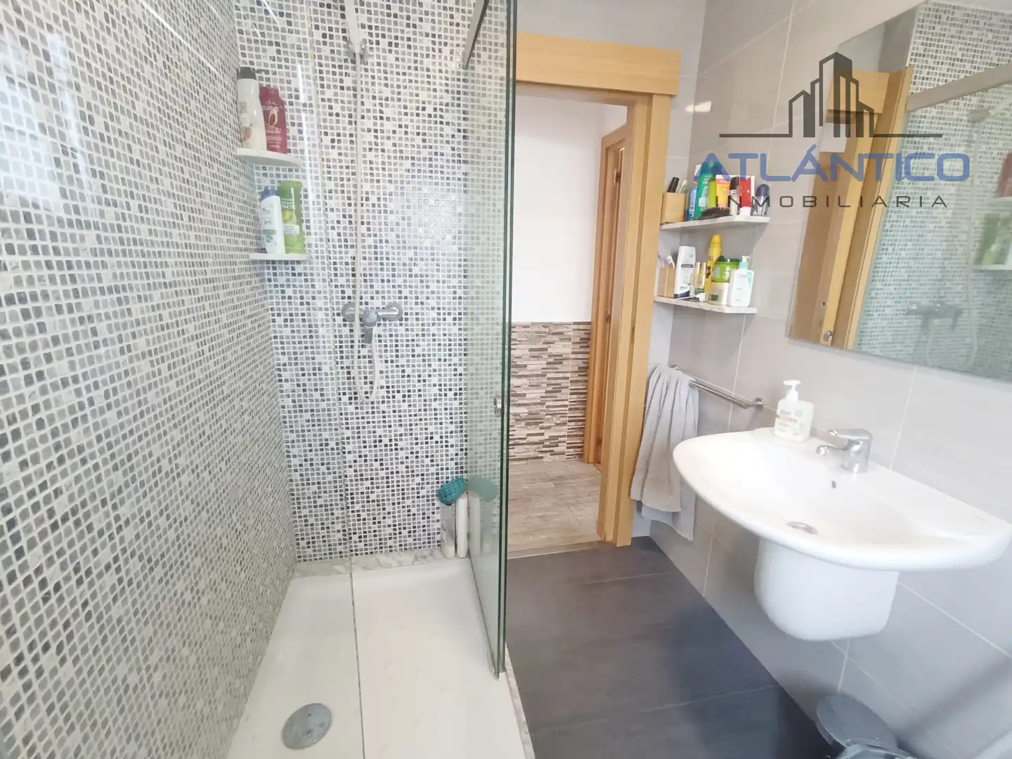 Bany de Àtic en venda en A Coruña Capital  amb Calefacció, Terrassa i Moblat