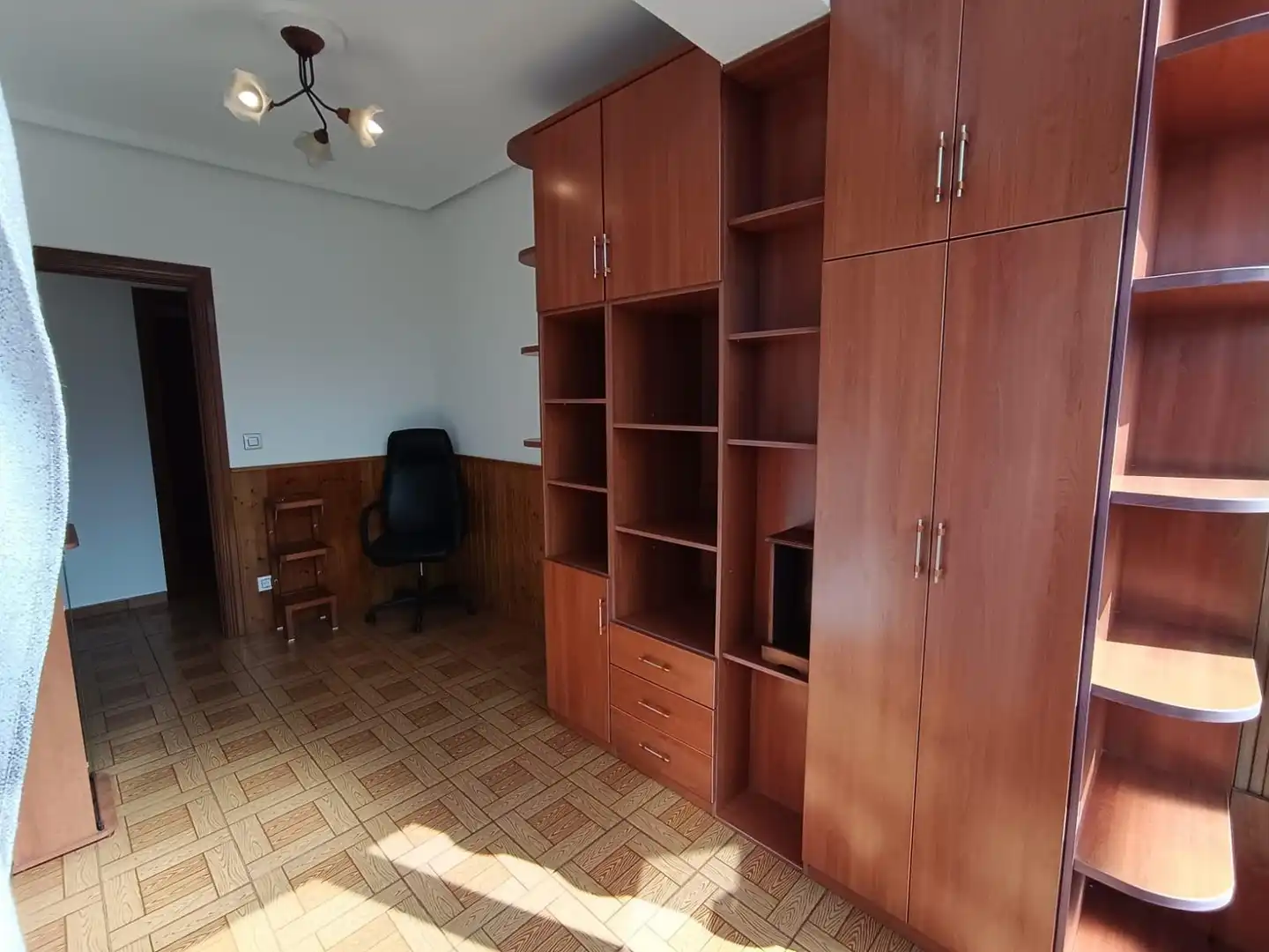 Piso en venta en Avilés con Calefacción y Terraza