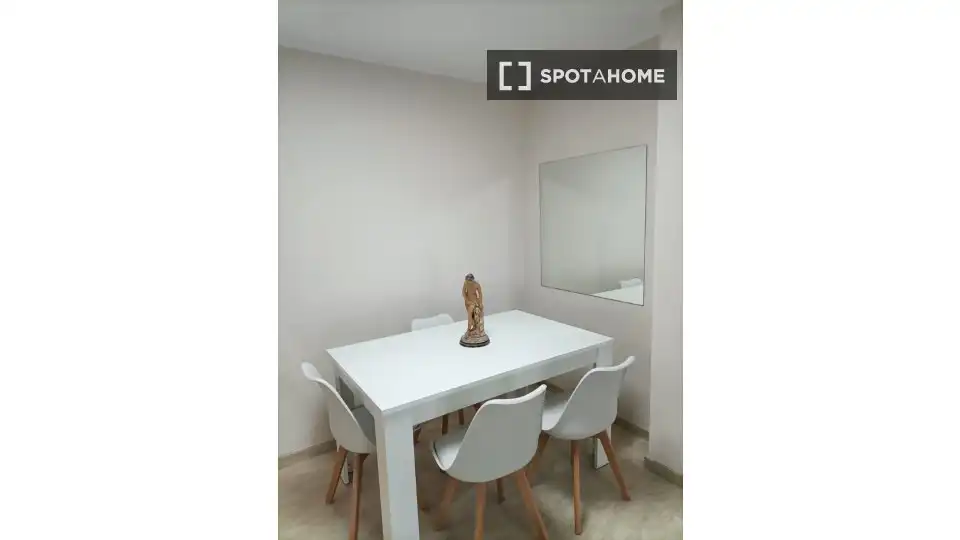 Dining room of Flat for rent in Valencia  with Air Conditioner, Heating and Furnished