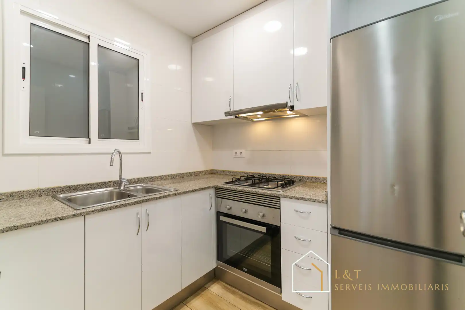 Cocina de Piso en venta en Barcelona con Calefacción, Horno y Balcón