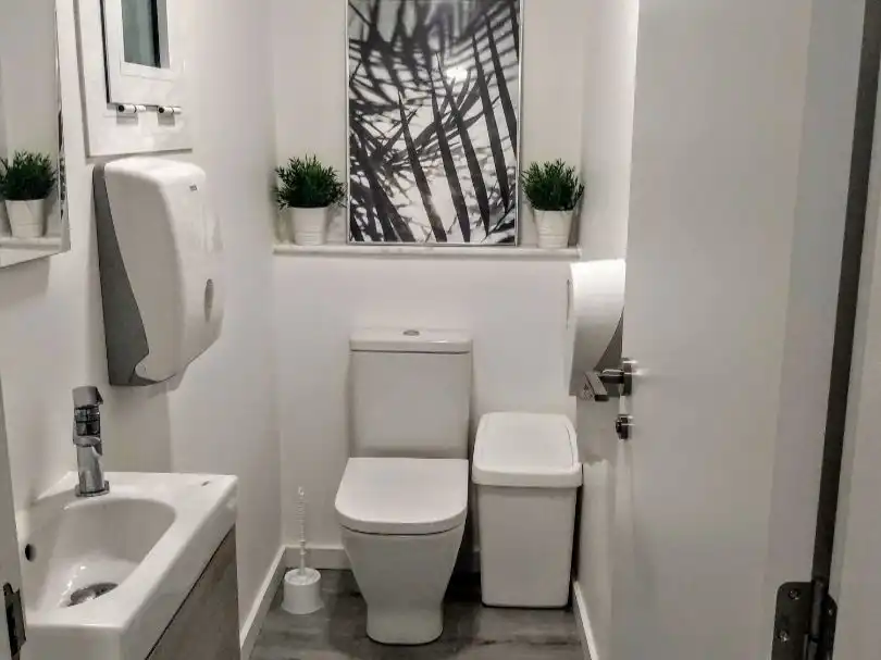 Bathroom of Office for sale in Algemesí  with Air Conditioner