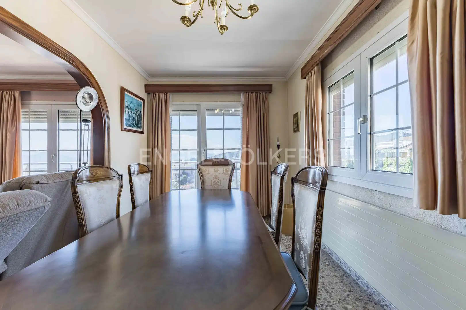 Comedor de Casa o chalet en venta en Esplugues de Llobregat con Aire acondicionado, Calefacción y Jardín privado