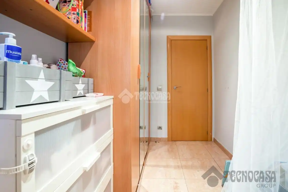Wohnung zum Verkauf in Barcelona mit Klimaanlage, Heizung und Möbliert