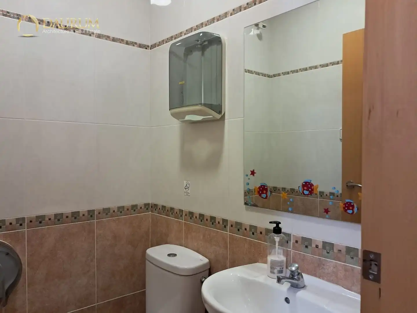 Baño de Nave industrial en venta en Valencia