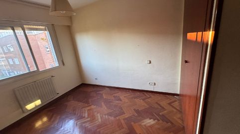 Foto 2 de Piso en venta en C/ Nardos, Valderas - Los Castillos, Alcorcón
