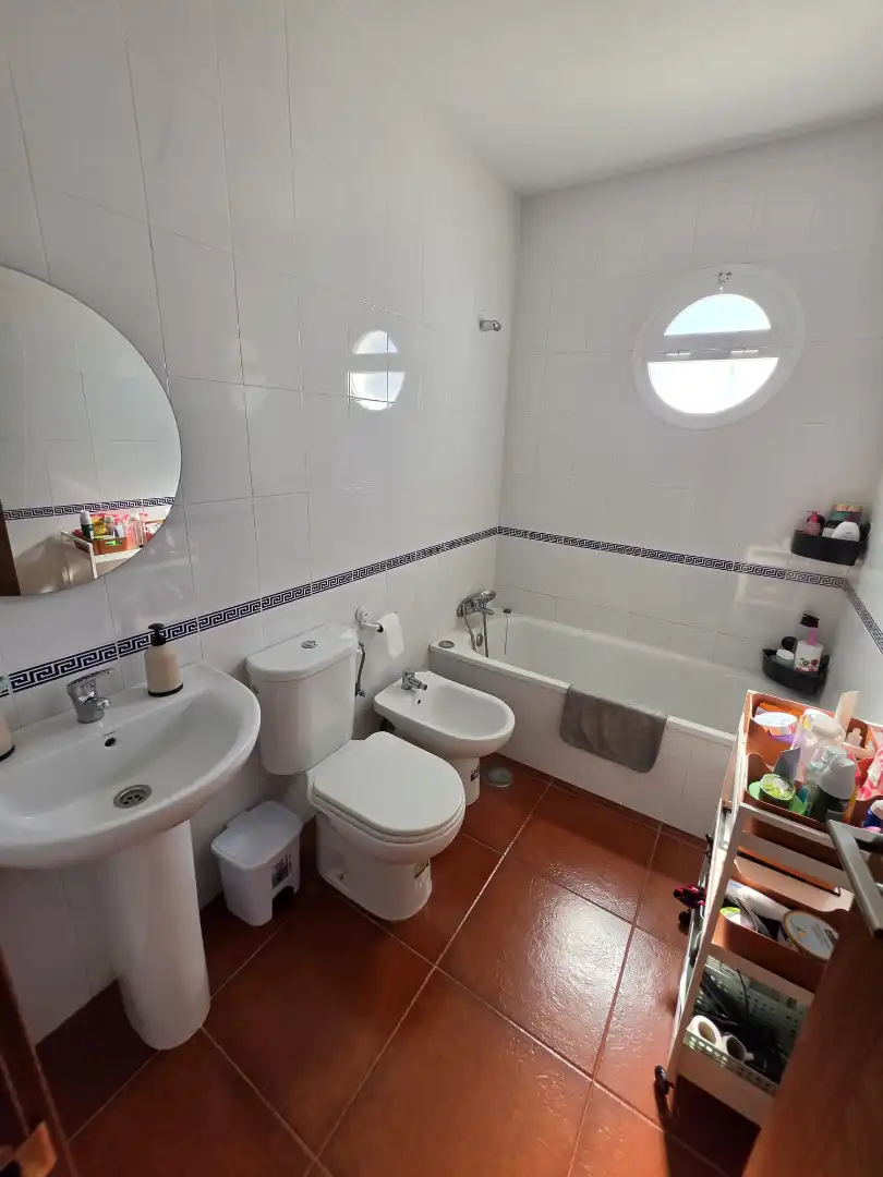 Baño de Casa adosada en venta en Campillos con Jardín privado, Terraza y Amueblado