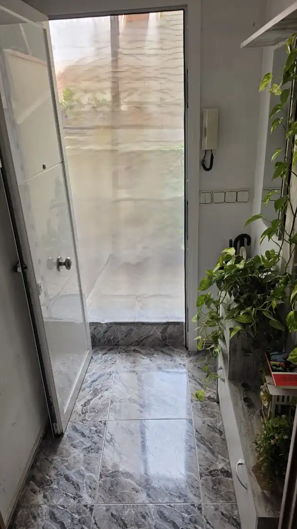 Bany de Casa adosada en venda en Barcelona amb Aire condicionat, Jardí privat i Terrassa